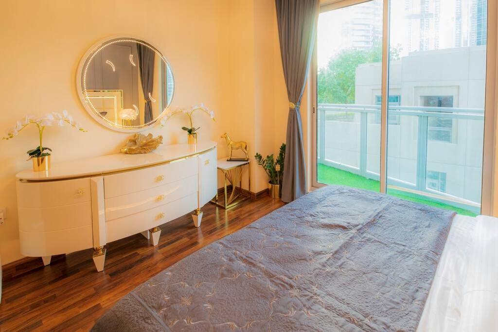 First Class 2Br With Full Burj Khalifa And Fountain View Dubai Exterior photo